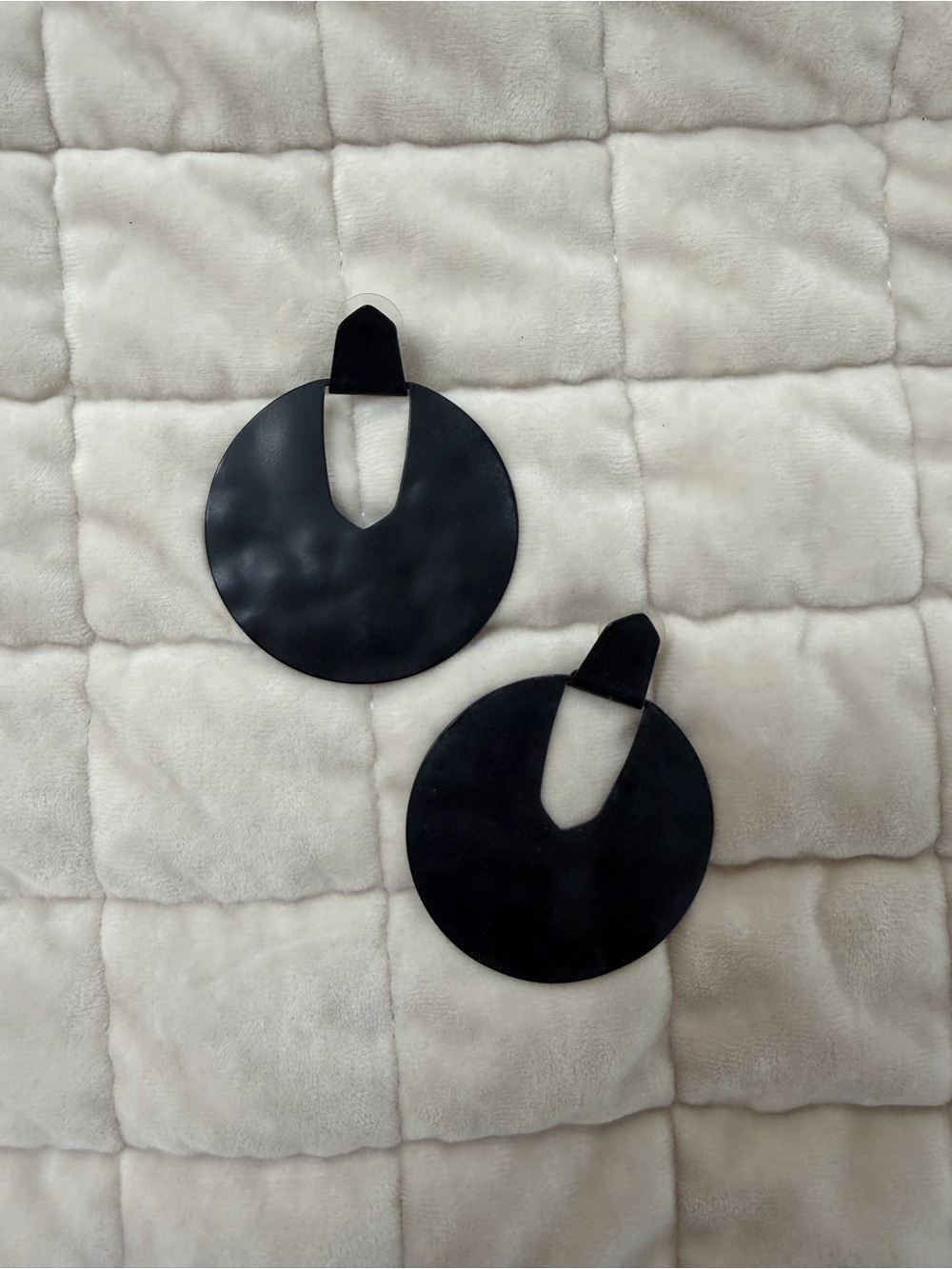 RETIRED Kendra Scott Black Round Drop Earrings